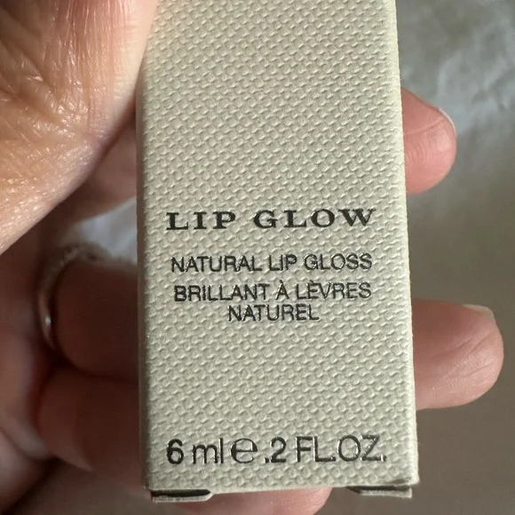 New Burberry lip gloss - Picture 2 of 6